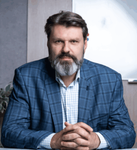 Автор курсу Костянтин Шевченко